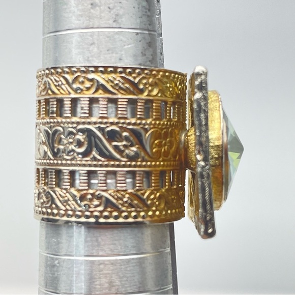 Green Amber Rivoli Crystal Ring Size 7.5 - Picture 9 of 11